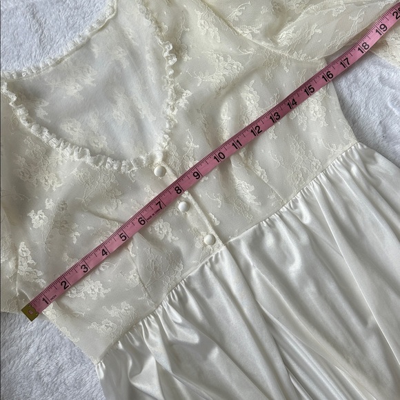 1960s Vtg Van Raalte Lace Coquette Romantic Long Sleeve Ivory Nightgown 34 Bride - Picture 8 of 12